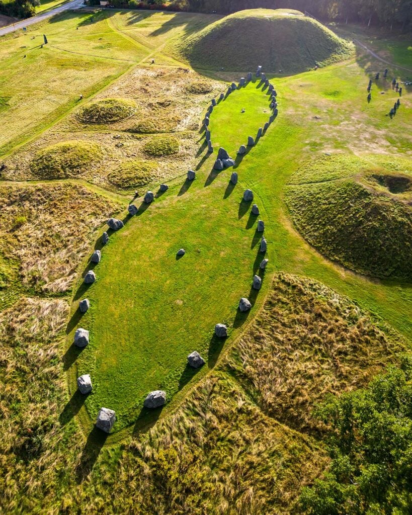Anundshög gravhög och skeppssättningar utanför Västerås